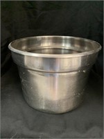 COMMERCIAL STAINLESS STEEL POT - 11 X 8 “