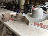 2 Australian outback hat & felt cowboy hat