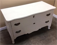 VTG. WHITE DRESSER