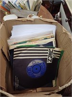 Mixed Lot of Vinyl Singles including Elvis,