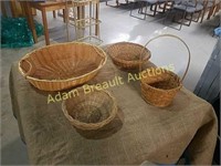 4 assorted wicker baskets