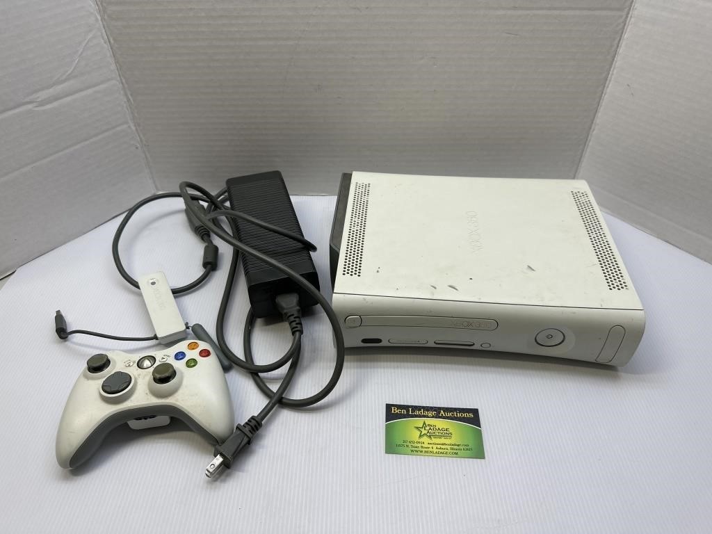 Xbox 360 With Controller (Unsure If It Works)