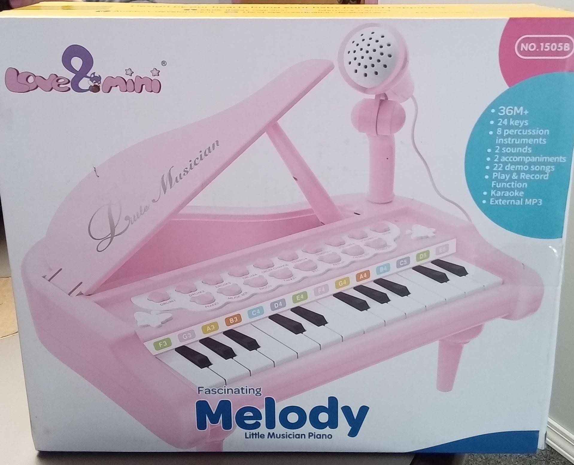 24-Key Piano w/Microphone - 11x9x11