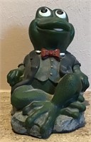 LOUNGING FROG IN BOWTIE DECOR