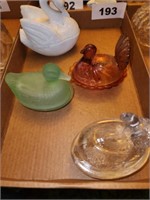 4 SMALL SWAN DUCK & OTHER COVERED DISHES