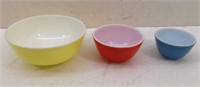 * (3) Pcs Vtg Pyrex Mixing Bowls   Primary Colors