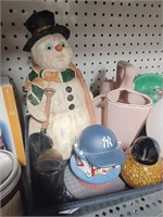 Tray Lot of Shades, Snowman Figure, NY Yankees