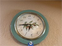 CHESTER APPLE WALL CLOCK