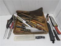 Large Grouping of Assorted Cutlery Knives –