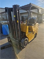 YALE FORK TRUCK WITH (2) PALLET FORKS FROM