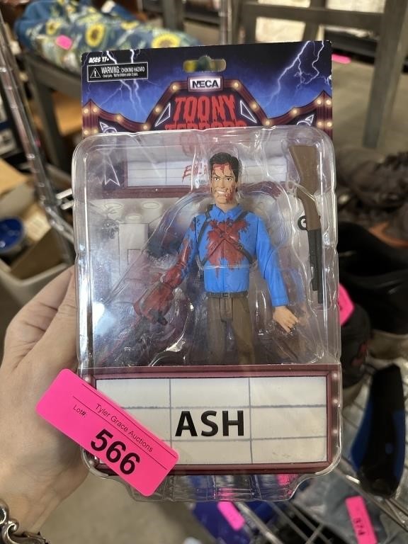 MEGA TOONY TERRORS FIGURINE ASH / EVIL DEAD