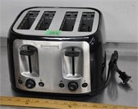 B&D toaster, gently used, tested