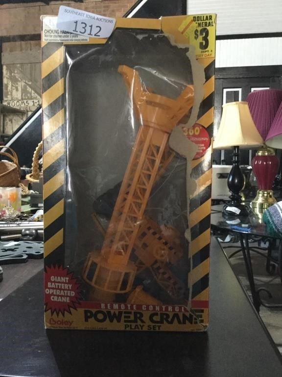 Power crane play set