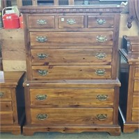 Colonial Pine Chest of Drawers