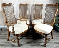4 grandes chaises anciennes en bois, A-1 *