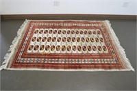 Area Rug Approx. 48" x 76" Overall