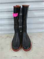 Rubber boots size 11