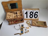 Jewelry Box with Cameos ~ Earrings ~ DAR Award Rib