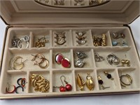 COSTUME EARRINGS & JEWELRY BOX