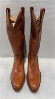 Size 9.5 B cowboy boot