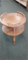 Vintage round Wood end table, 23.75 in diameter X