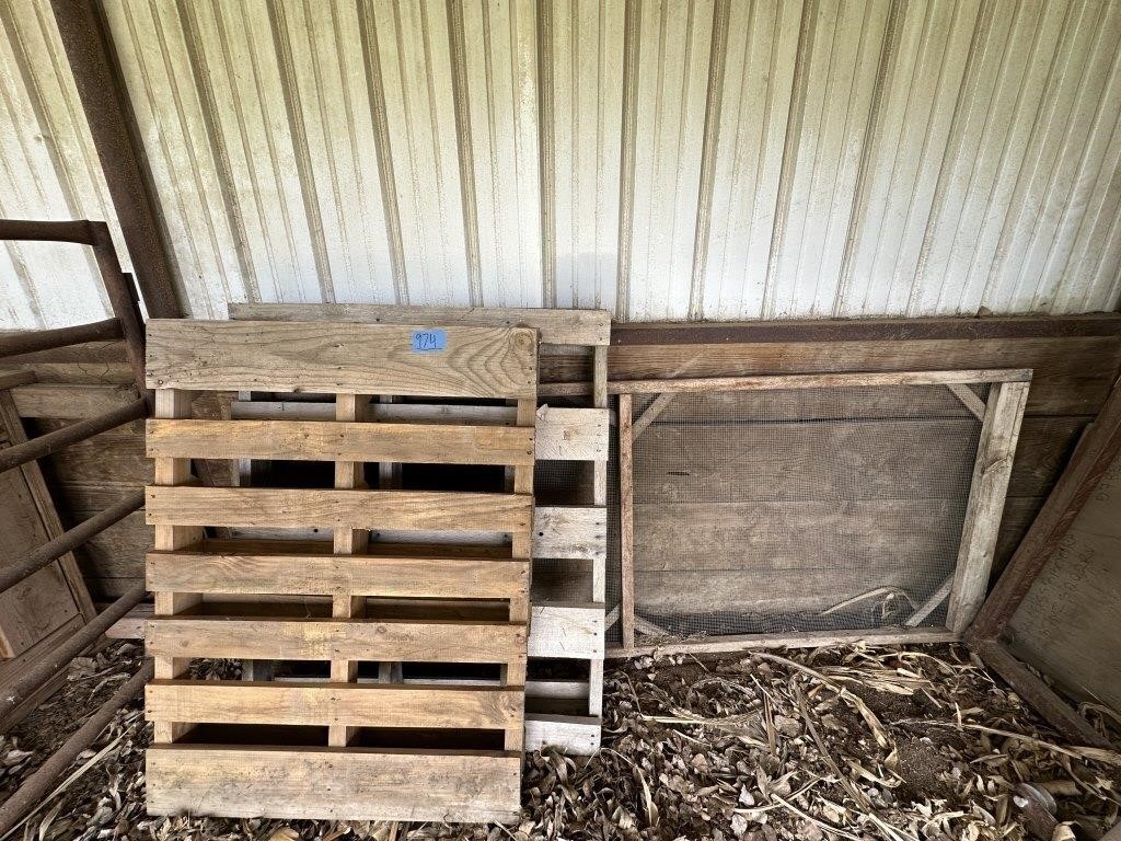 2 wood pallets and screened frame