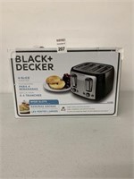 BLACK + DECKER 4-SLICE TOASTER,