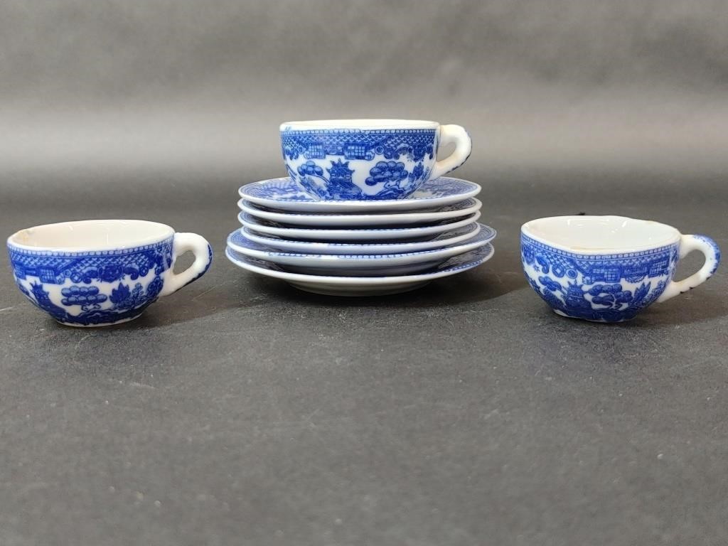 Japan Miniature Blue China Tea Cups Saucer Set