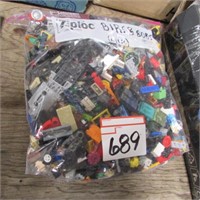 BOX OF BITS & BOBS LEGO STYLE PIECES