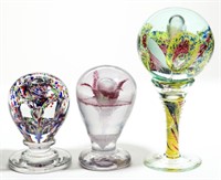 ASSORTED AIR-TRAP AND FRIT PAPERWEIGHTS, LOT OF