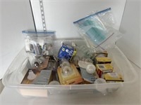 Lot: light bulbs, misc