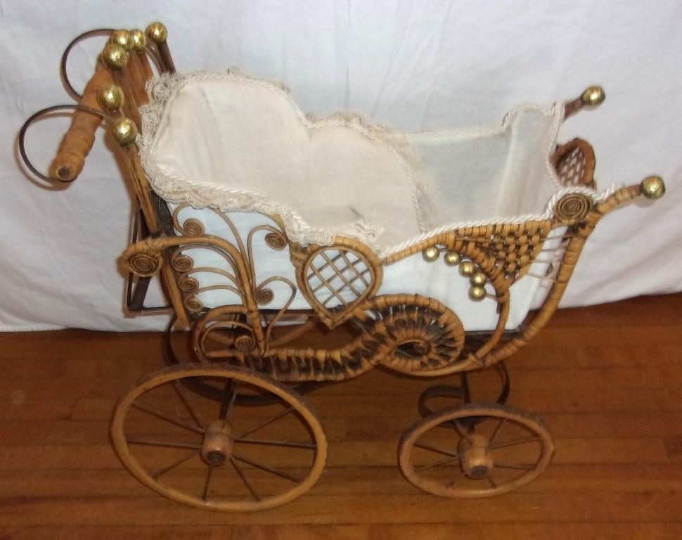 Vintage decorative wicker baby buggy.