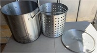 Used large three-piece aluminum stock pots
