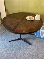 Circle dining room table  (Bonus room)