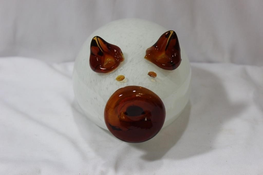 An Artglass Pig