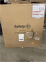 Safety 1st Ready to Install Baby Gate - 29-42"