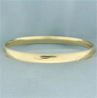 Leaf Design Hinged Bangle Bracelet in 14k Yellow G