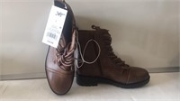 Women’s faux leather boots sz 7