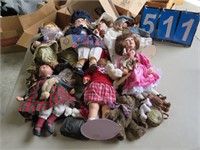 GROUP OF BOYDS BEARS & YESTERDAYS CHILD DOLLS