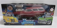 Muscle Machines 1965 Chevelle Wagon 1:18 scale