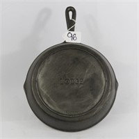 LODGE #7 CAST IORN SKILLET W/ HEAT RING