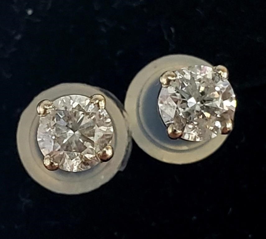 $1400 14K  Natural Diamond(0.38ct) Earrings