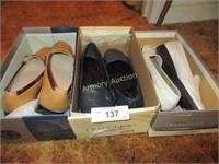 3 boxes of shoes-circa 71/2, kim 7 ½, easy spirit`