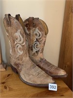 COWBOY BOOTS SZ. 11.5 GOOD CONDITION