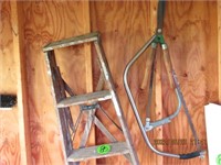 Step ladder- 2 bow saws-hedge clipper