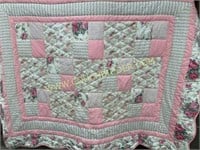 Domestications twin size quilted spread