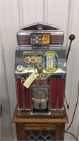 Jennings club chife .25 poker machine lights up