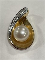 14kt Gold Pearl & Diamond Pendant