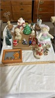 Christmas decor, music boxes ( untested), wall