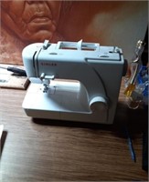 Singer sewing machine model 1507 no cord untested